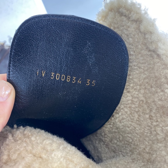 YSL
Ariane shearling/suede platform boots NWT - Picture 10 of 10